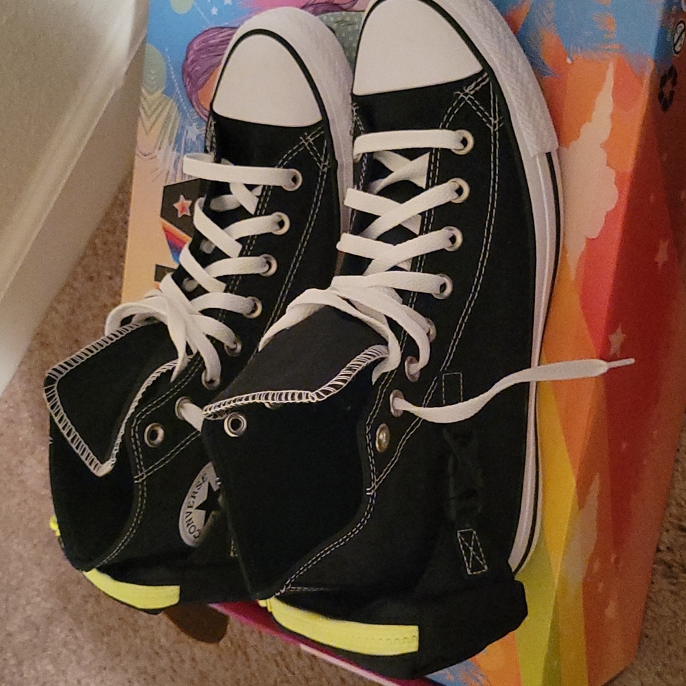 converse - Picture 2 of 5